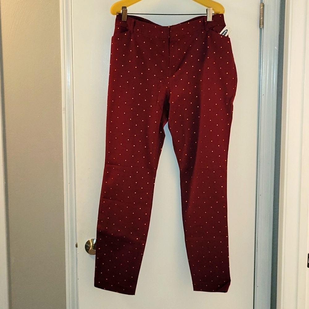 Old Navy Pixie Pants, Size 20, Maroon w/ Rose Gold Polka Dots